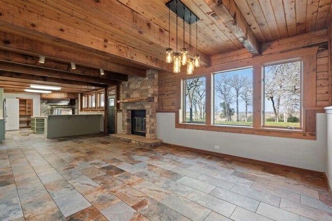 Building Photo - 180 Bradley Ln