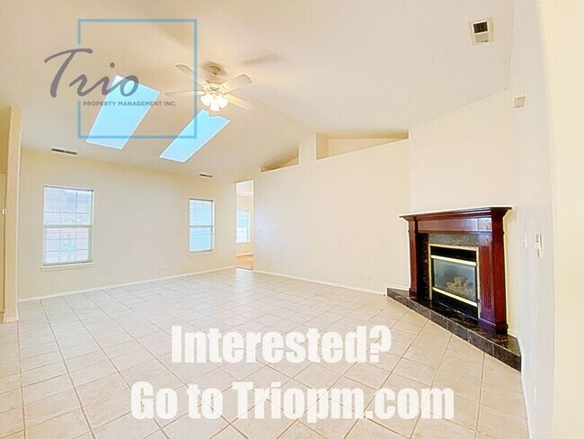 Foto del edificio - 2970 Dahlia Ln