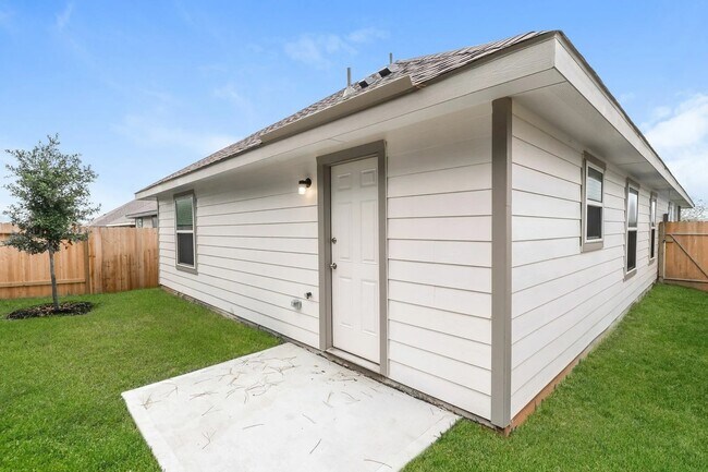 Building Photo - 2173 Middle Rdg Dr