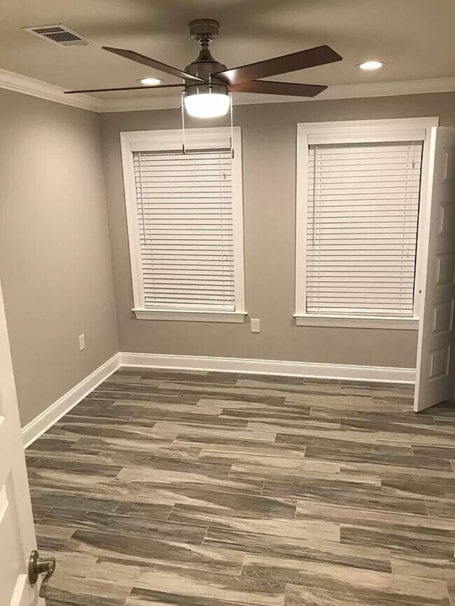 Foto del edificio - 6434 Peoples Ave