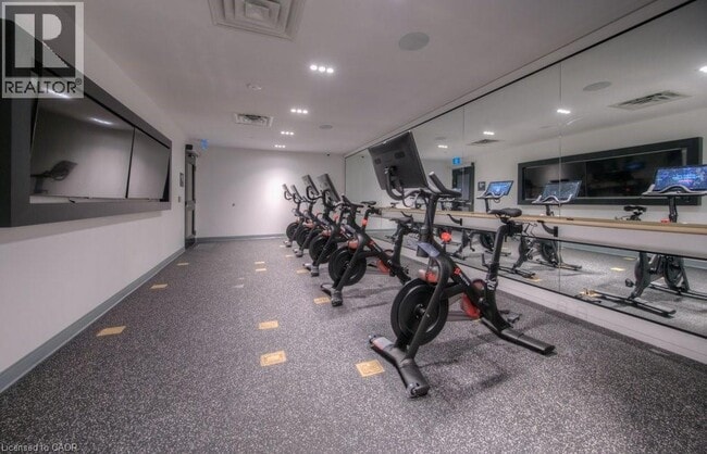 Photo du bâtiment - 15 Wellington St S