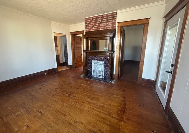 Building Photo - 902 9th Ave