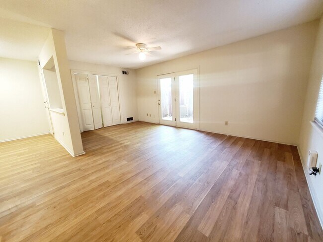 Building Photo - AB 5435 40th Street