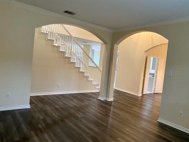 Building Photo - 9714 Wolf Creek Dr