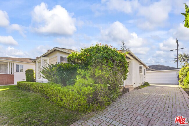 Foto del edificio - 5908 Abernathy Dr