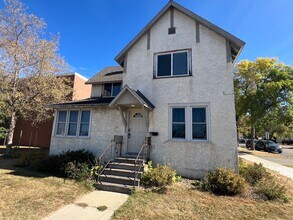 Building Photo - 623 S 6th St