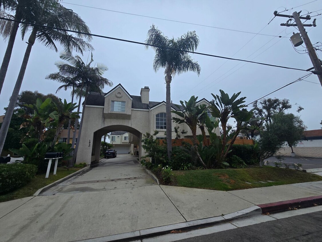 Primary Photo - 3 Bedroom 2.5 Bath Townhome,