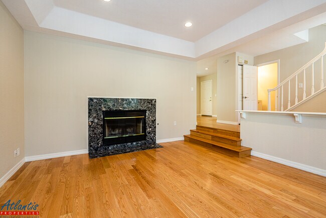 Building Photo - 2062 Rialto Ct