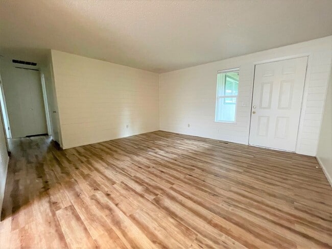 Building Photo - 1330 S Ivy St