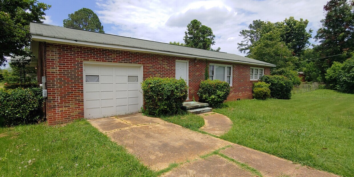 Foto principal - 2 Bedroom Home in Tuscaloosa