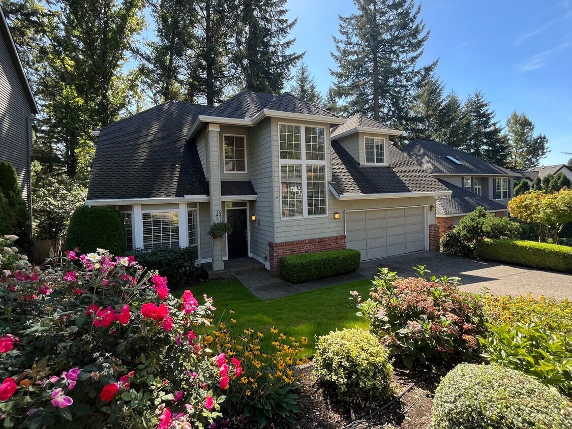 Primary Photo - Lovely 4 Bedroom 2.5 Bathroom - Lake Osweg...