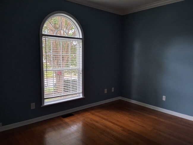 Building Photo - Knoxville 37931 - 4 Bedroom, 3.5 bath home...
