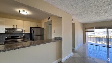 Building Photo - 8889 Fontainebleau Blvd