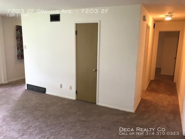 Building Photo - 1 Bedroom Apartment