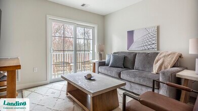 Building Photo - 2 Trl Run