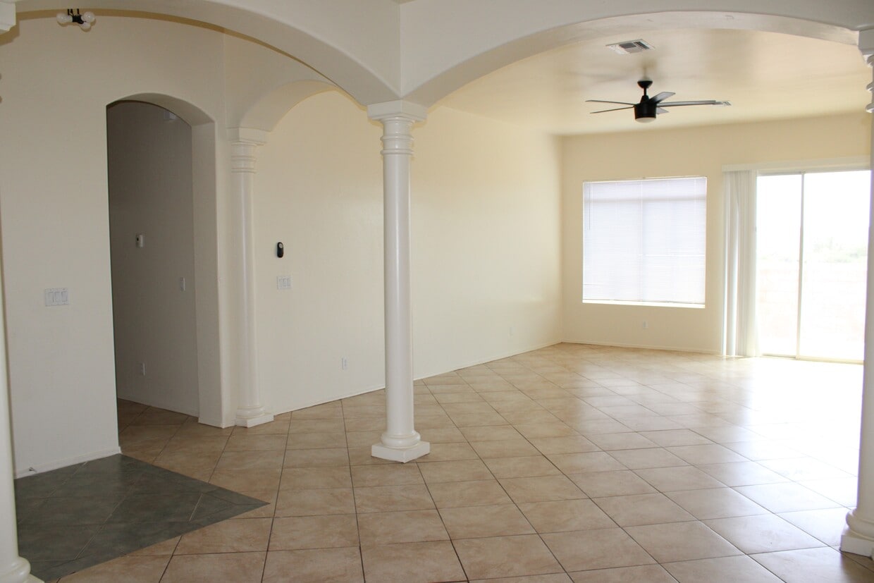 Building Photo - 887 Manzanilla Way