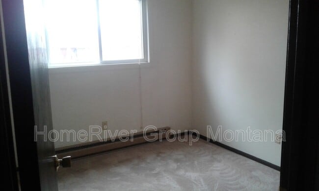 Building Photo - 2308 Hillview Ct