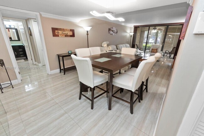 Foto del edificio - 16251 Golf Club Rd