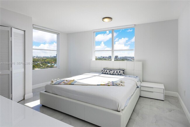 Foto del edificio - 1800 Sunset Harbour Dr