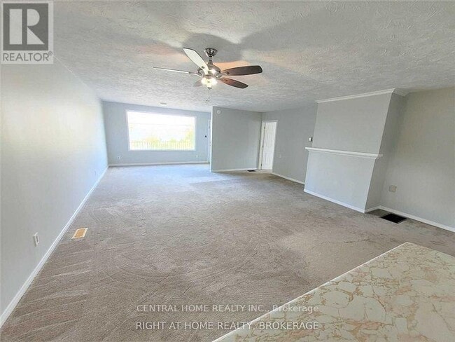 Building Photo - 255 Bayview Ave