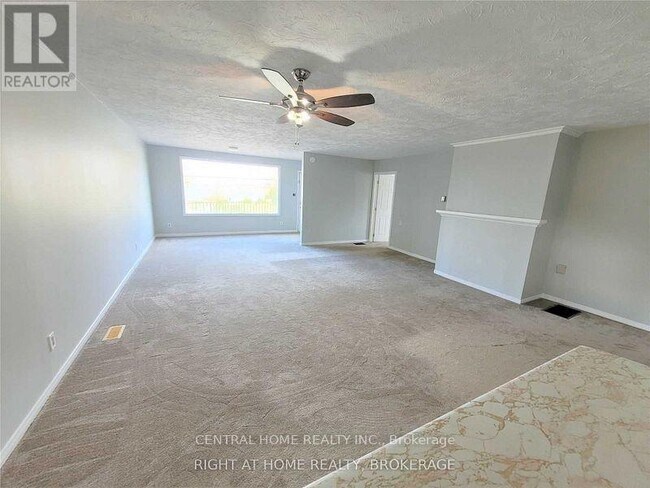 Photo du bâtiment - 255 Bayview Ave