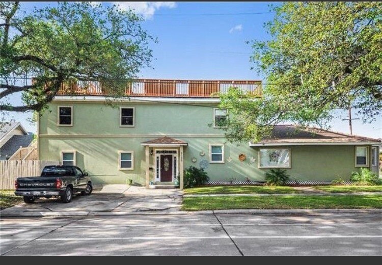 Primary Photo - 2135 Mirabeau Ave
