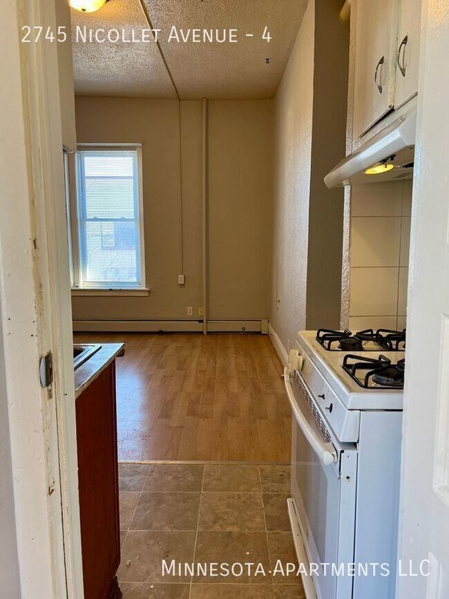 2745 Nicollet Ave Unit 4, Minneapolis, MN 55408 Room for Rent in