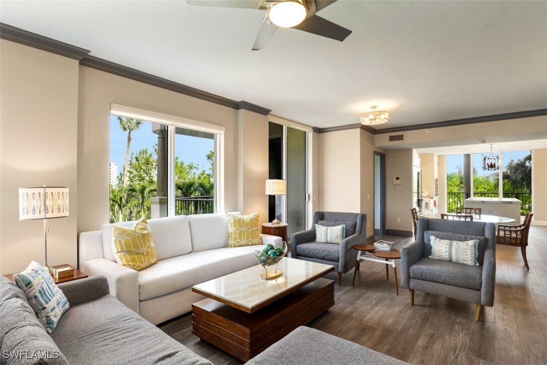 Building Photo - 8720 Bay Colony Dr