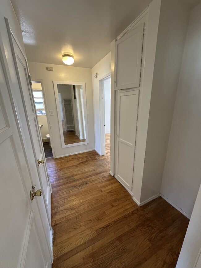 Foto del edificio - 2471 Silver Lake Blvd