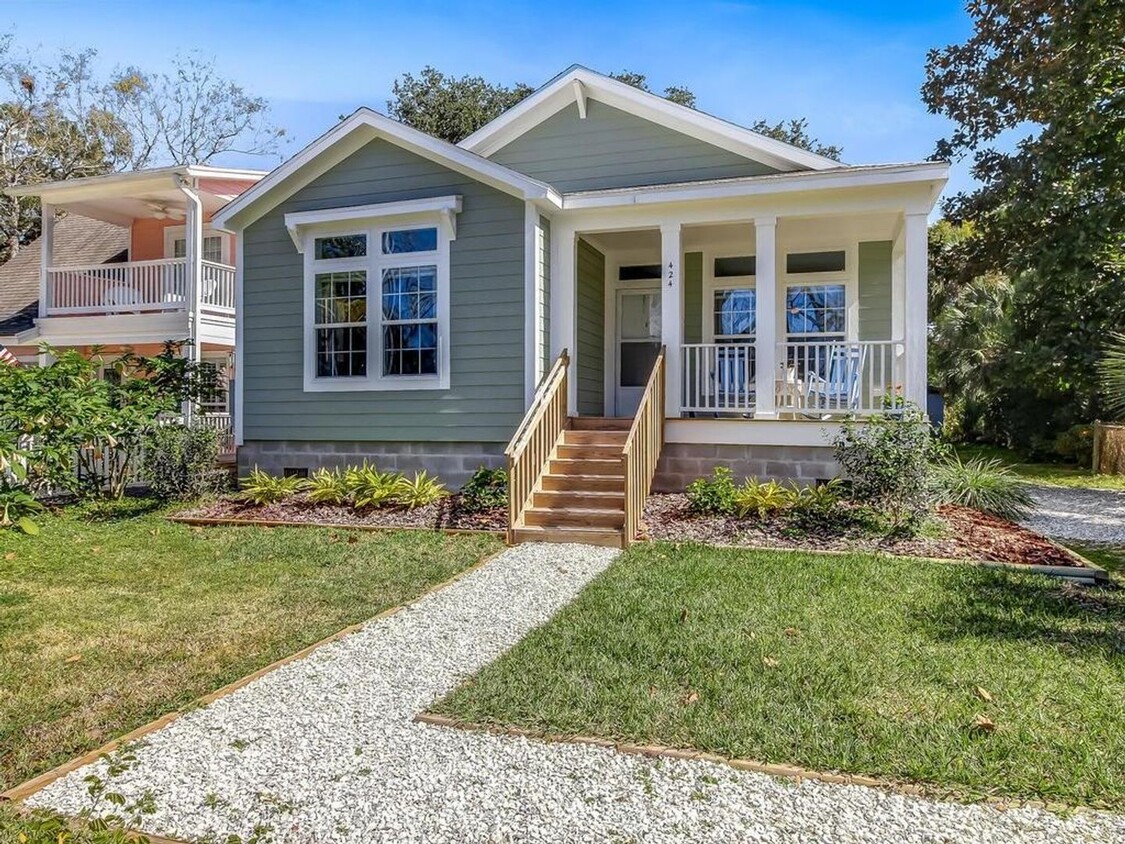 Primary Photo - Historic Downtown Fernandina Home! Close t...