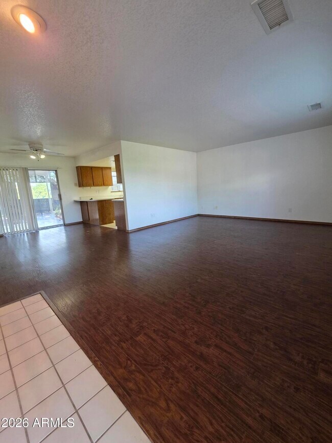 Building Photo - 1460 Lynda Ave