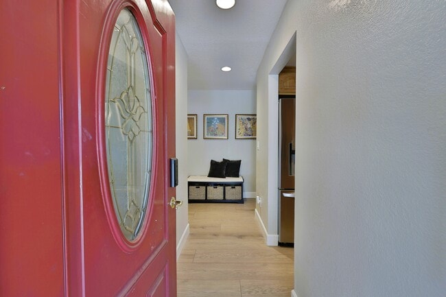 Building Photo - 235 Ginger Dr