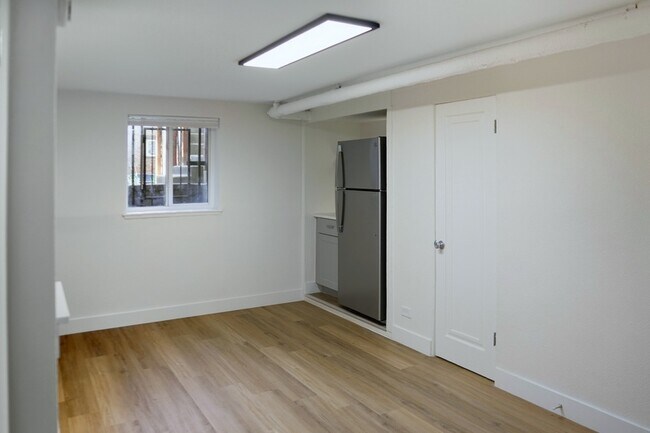 Foto del edificio - 1364 Lafayette St