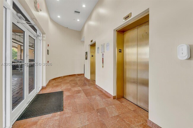 Building Photo - 5271 SW 8th St