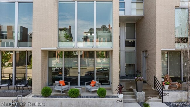 Building Photo - 284 Alfred St