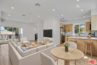 Foto del edificio - 10826 Hesby St