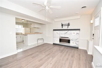 Building Photo - 102 Pine Dr