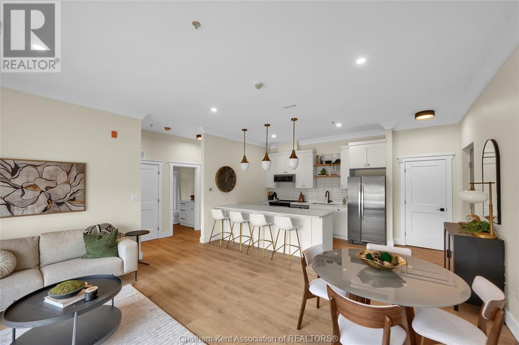 364 Grand Ave E, Chatham, ON N7L 1W6 House for Rent in Chatham, ON