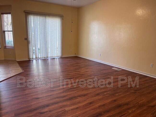 Foto del edificio - 2423 Guerneville Rd