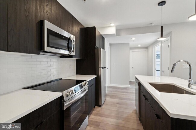 Building Photo - 3449 Scotts Ln