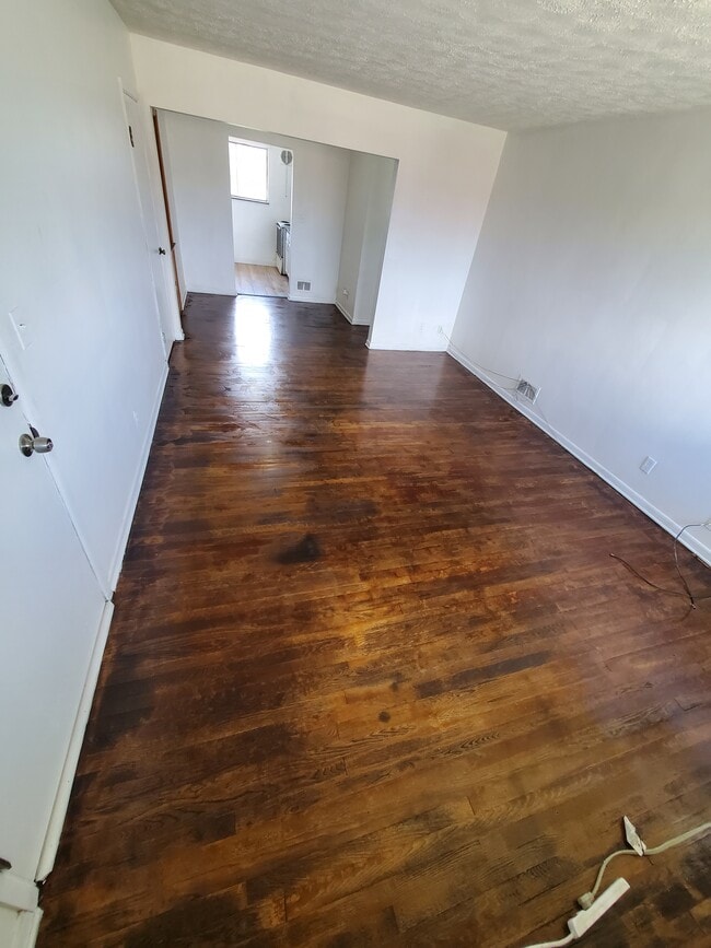 Building Photo - 25 Brookwood Ave
