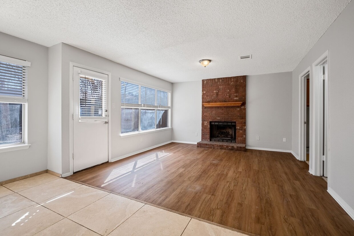 2 Story, 4 Bedroom Brick Home in Pflugerville House Rental in