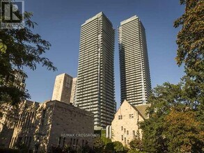 Building Photo - 1080 Bay St.