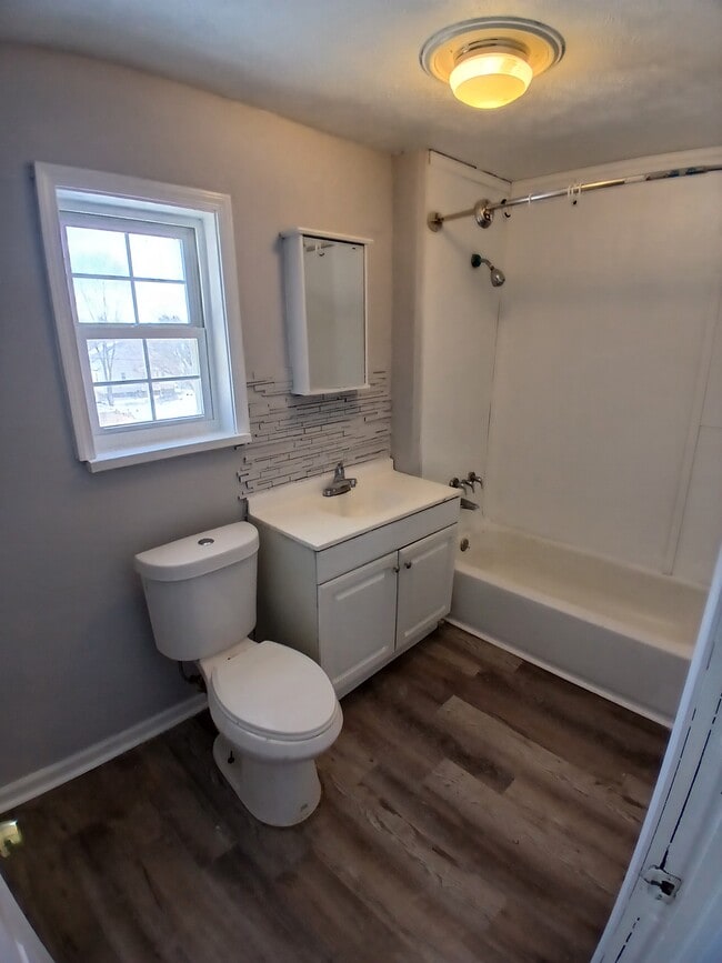 Building Photo - 311 Oakley Ave