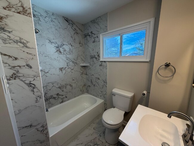 Foto del edificio - 111 Gunning Bedford Dr