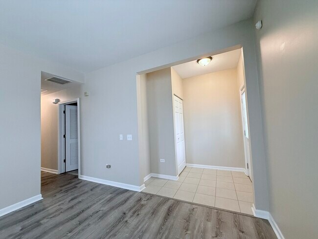 Foto del edificio - 3345 Bromley Ln