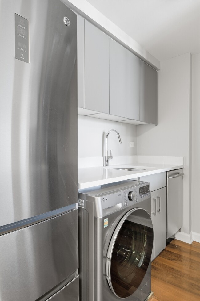 Photo - Evanston Place Apartments