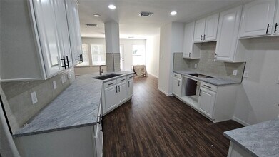 Building Photo - 21123 Amber Crossing Dr