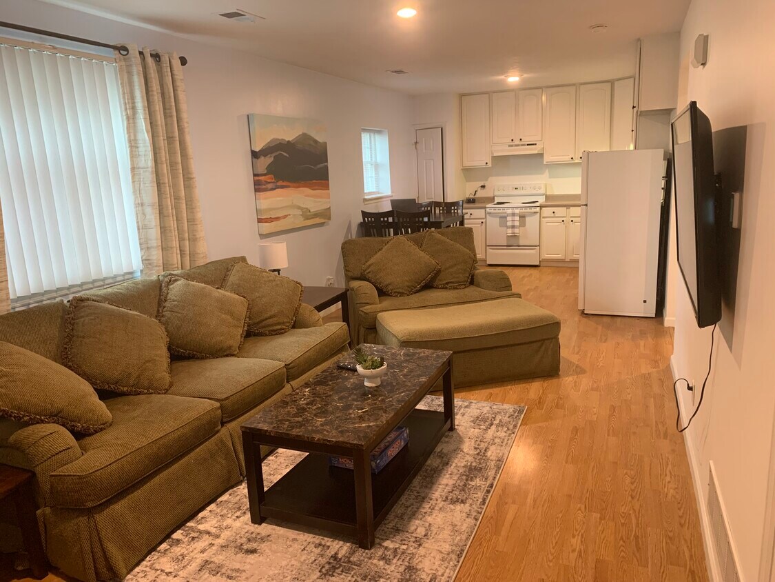 Foto principal - 942 Chestnut Ridge Rd