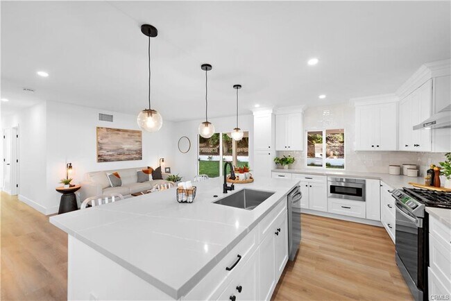Building Photo - 23795 Avenida Columbia